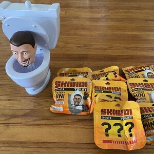 Skibidi Toilet - Skibidi Toilet and Mystery Surprise Accessories. NWOT